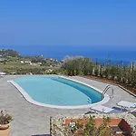 Villa Tarì *